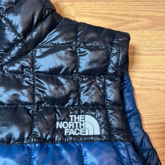 The North Face Vest Adult Small Blue Black Quilted Thermoball Eco Womens - Picture 2 of 9